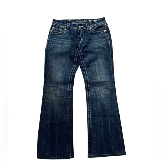 VTG Y2K Miss Me Jeans Boot Size 30
Rhinestone Fleur de lis ⚜️⚜️⚜️ - Picture 3 of 7